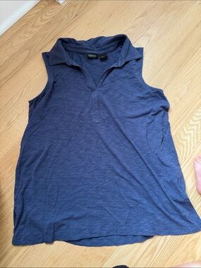 Jones&Co dark blue sleeveless collared shirt size women’s medium